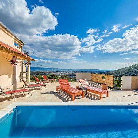 Holiday Home Marincello Solin Bagian luar foto