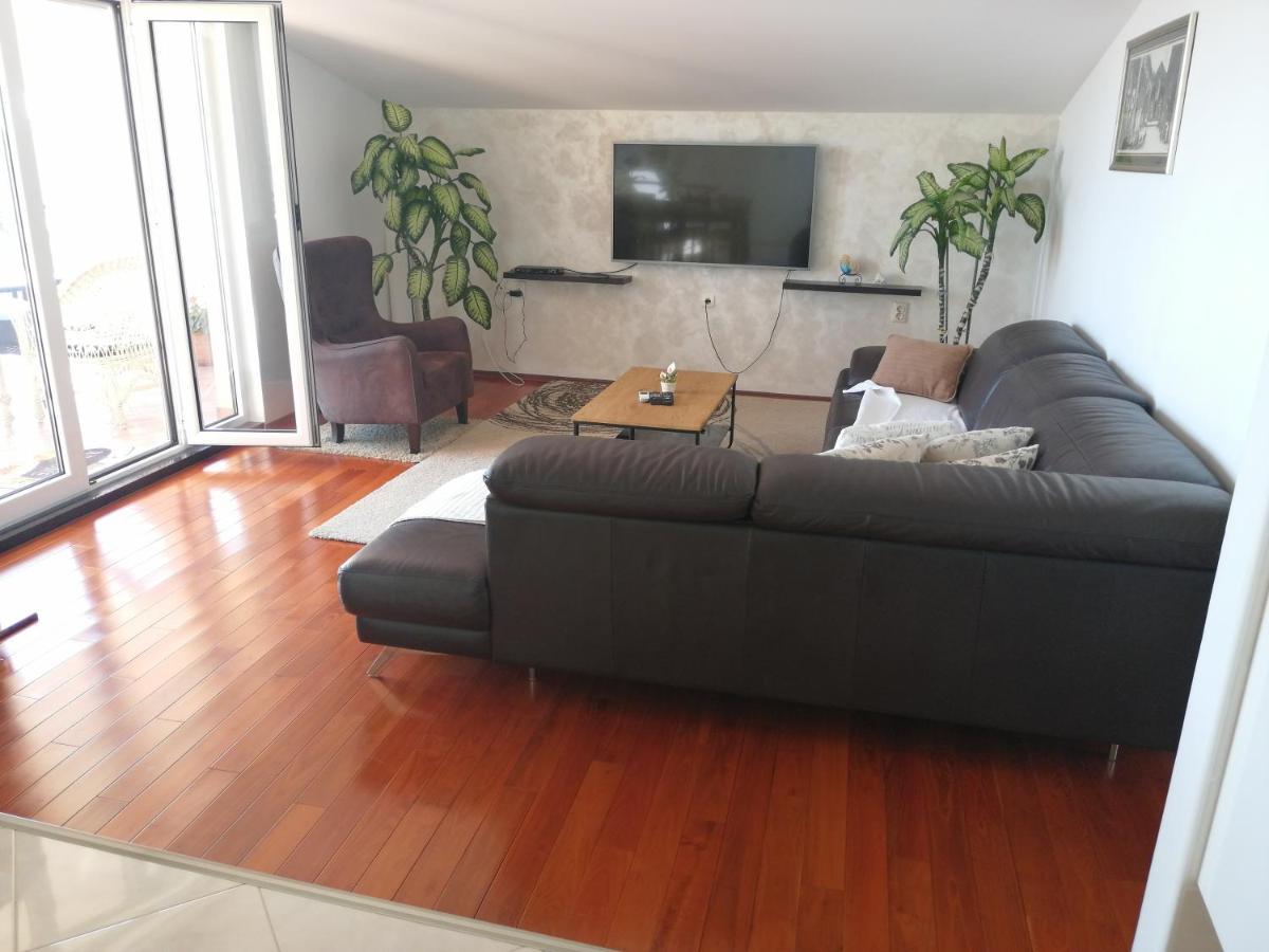 Holiday Home Marincello Solin Bagian luar foto