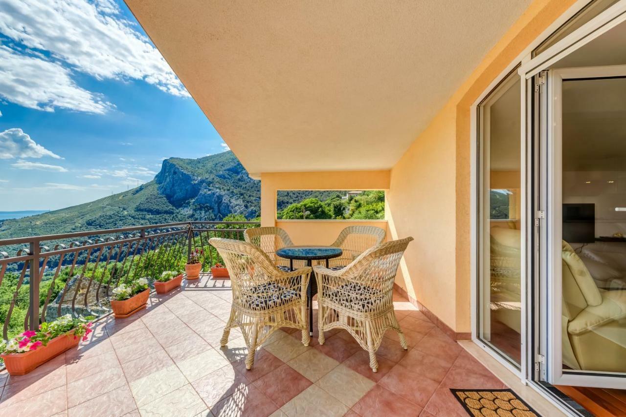 Holiday Home Marincello Solin Bagian luar foto