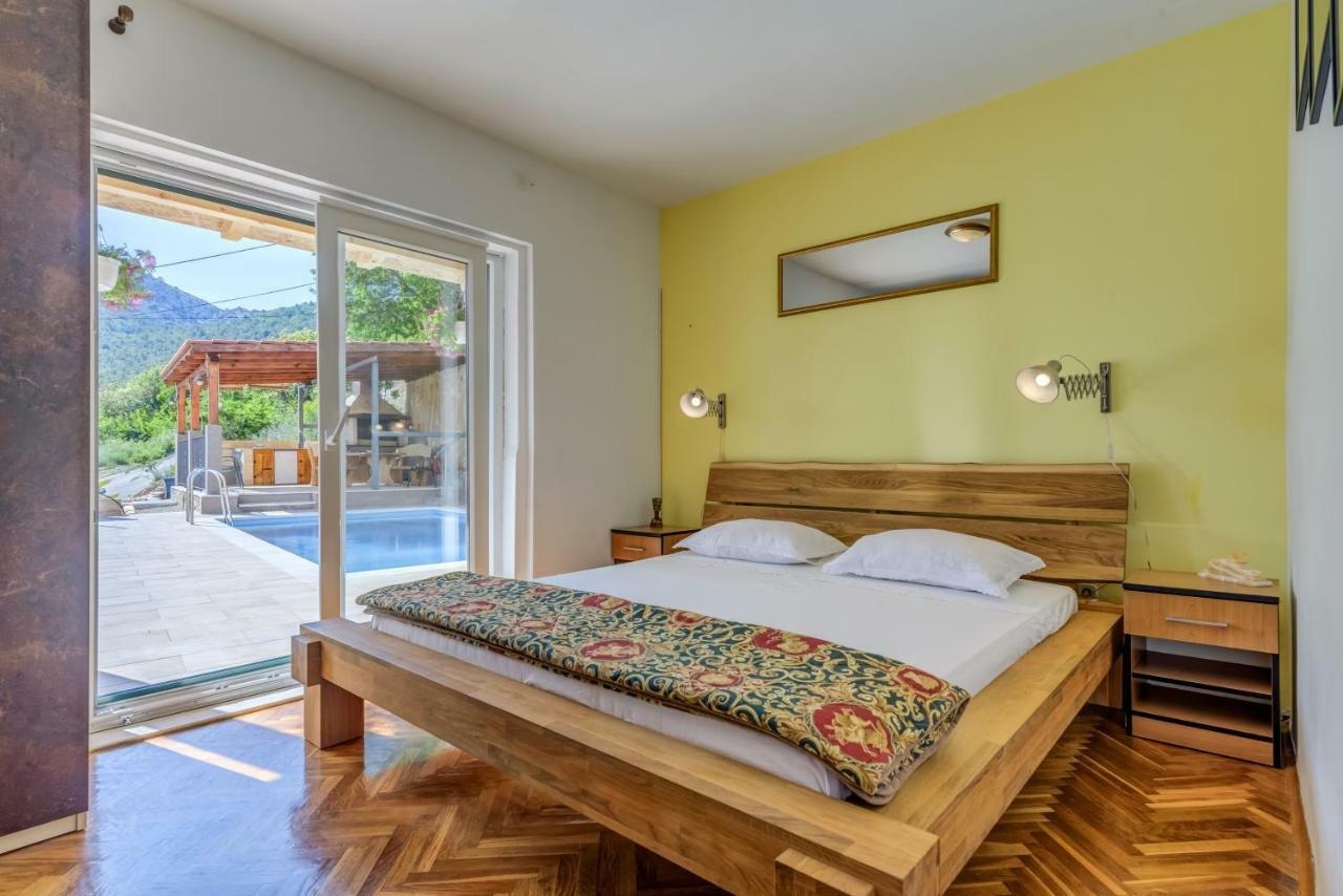 Holiday Home Marincello Solin Bagian luar foto